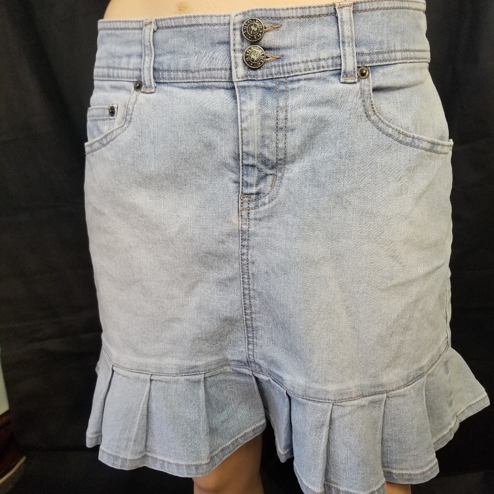 Retro pleated jean skirt size 5 Tyte Jeans